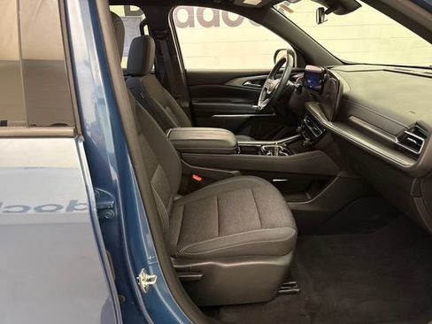 Used 2024 Chevrolet Traverse LT FWD image 24