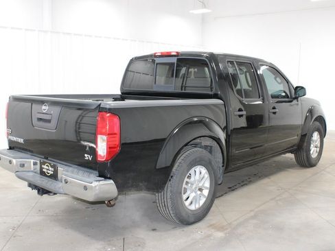 Used 2017 Nissan Frontier SV w/ SV Value Truck Package image 9