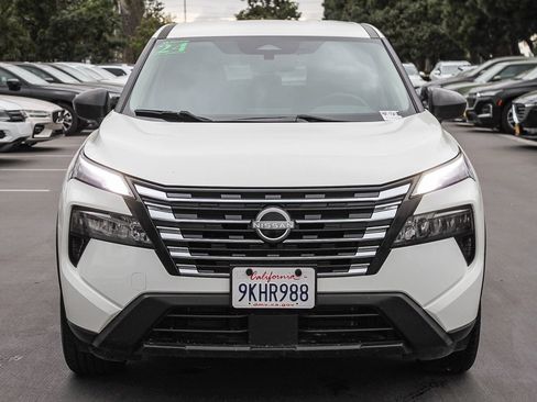 Used 2024 Nissan Rogue S image 2