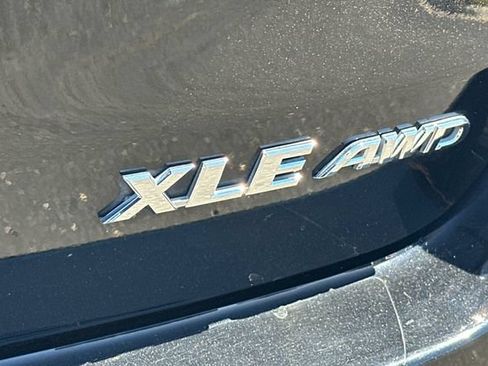 Certified 2019 Toyota Highlander XLE AWD/4WD image 35