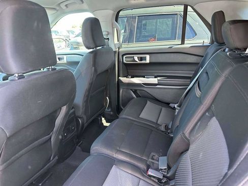 Used 2023 Ford Explorer XLT AWD/4WD image 10