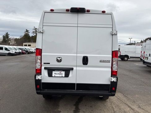 Used 2025 RAM ProMaster 2500 w/ Convenience Group image 4