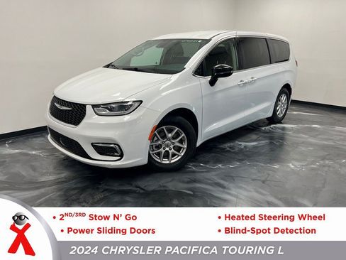 Used 2024 Chrysler Pacifica Touring-L image 1