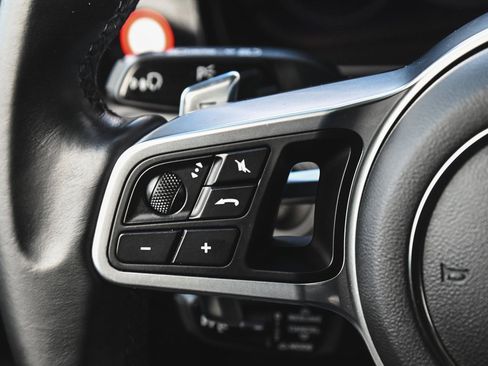 Used 2023 Porsche Cayenne image 24