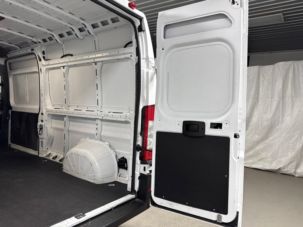 Used 2024 RAM ProMaster 2500 w/ Convenience Group FWD image 19