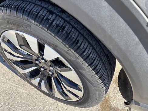 Used 2025 Ford Explorer Platinum w/ LUX Leather Package image 8