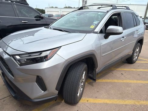 Used 2023 Toyota RAV4 XLE w/ Convenience Package FWD image 2