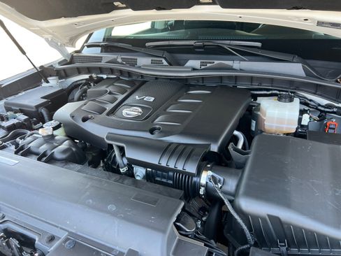 Used 2022 Nissan Armada SL w/ Captain's Chairs Package image 15