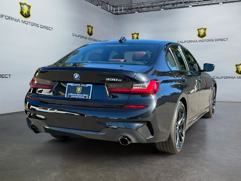 Used 2022 BMW 330e w/ M Sport Package image 5