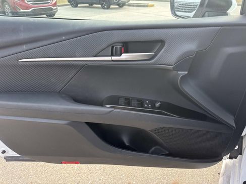 Used 2025 Toyota Camry SE image 18
