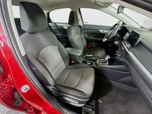 Used 2024 Kia Forte LXS image 28