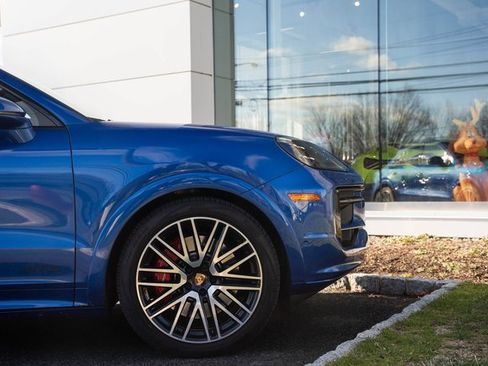 Used 2025 Porsche Cayenne GTS image 10