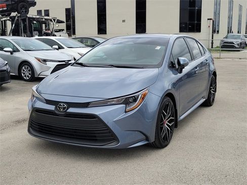Used 2025 Toyota Corolla LE image 2