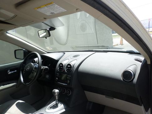 Used 2015 Nissan Rogue S w/ Convenience Package FWD image 12