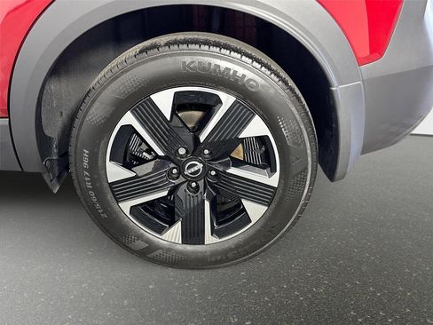 Certified 2025 Nissan Kicks SV AWD/4WD image 28