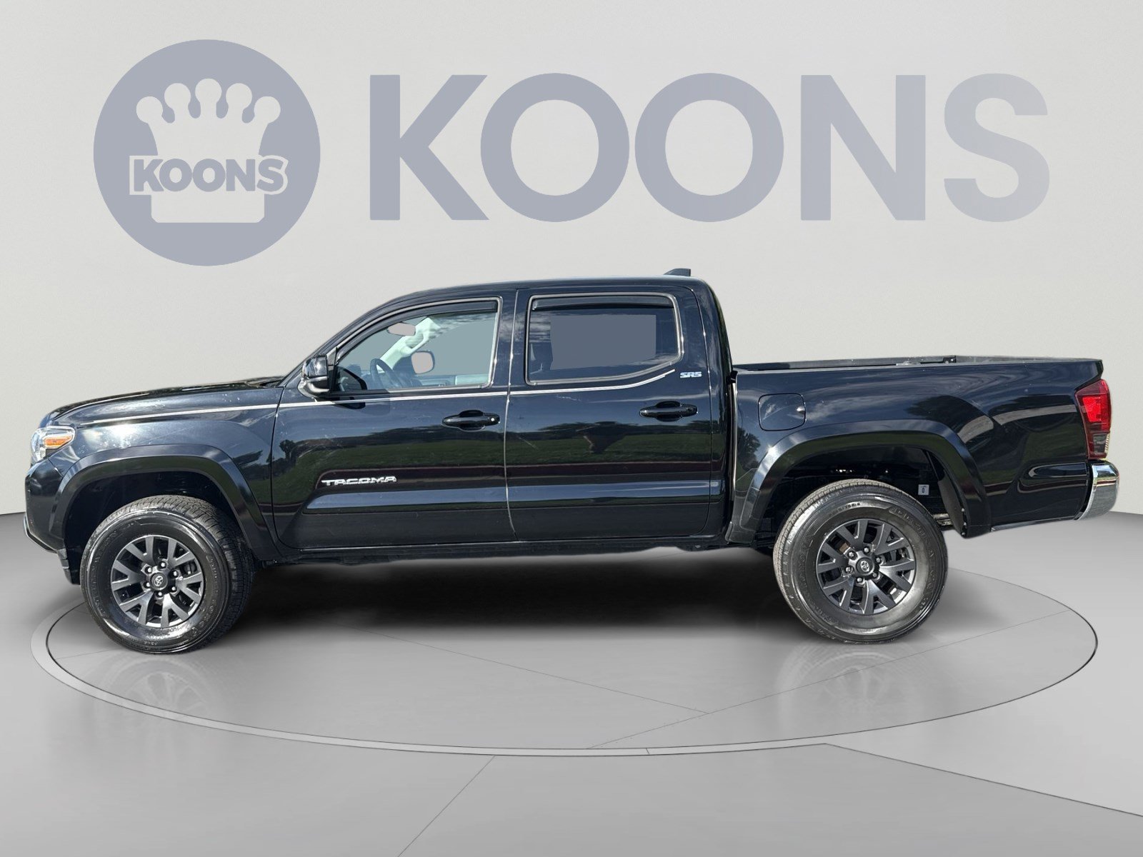 Used 2023 Toyota Tacoma SR5 RWD image 2
