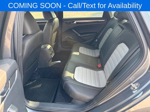 Used 2018 Volkswagen Passat 3.6 FWD image 9