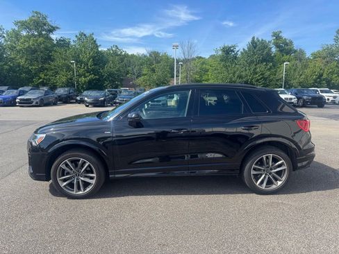 Used 2023 Audi Q3 2.0T Premium w/ Black Optic Sport Package AWD/4WD image 2