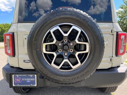 Used 2025 Ford Bronco Outer Banks AWD/4WD image 15