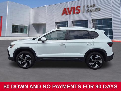 Used 2025 Volkswagen Taos SE AWD/4WD image 10
