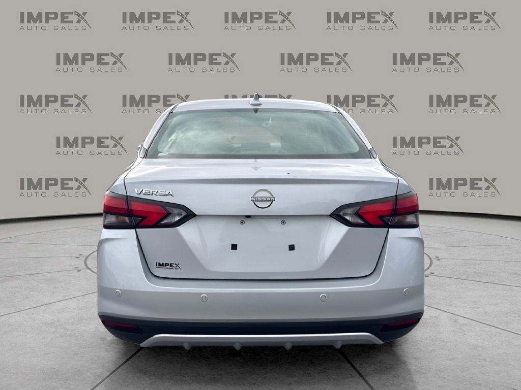 Used 2025 Nissan Versa SV FWD image 4