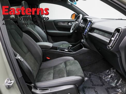 Used 2023 Volvo C40 P8 Recharge Plus w/ Climate Package image 22