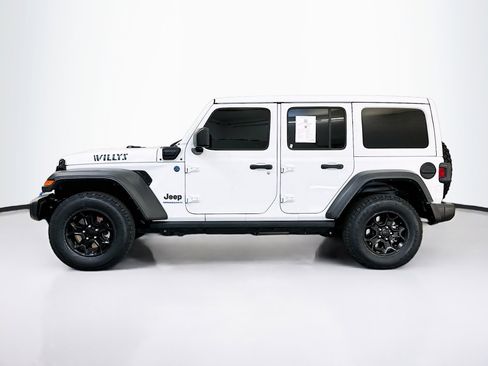 Used 2023 Jeep Wrangler Unlimited w/ Sun & Screen Package AWD/4WD image 4