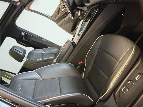 Used 2024 Cadillac Escalade Sport AWD/4WD image 39