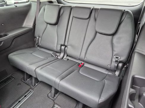 Used 2025 Kia Carnival SX Prestige FWD image 9
