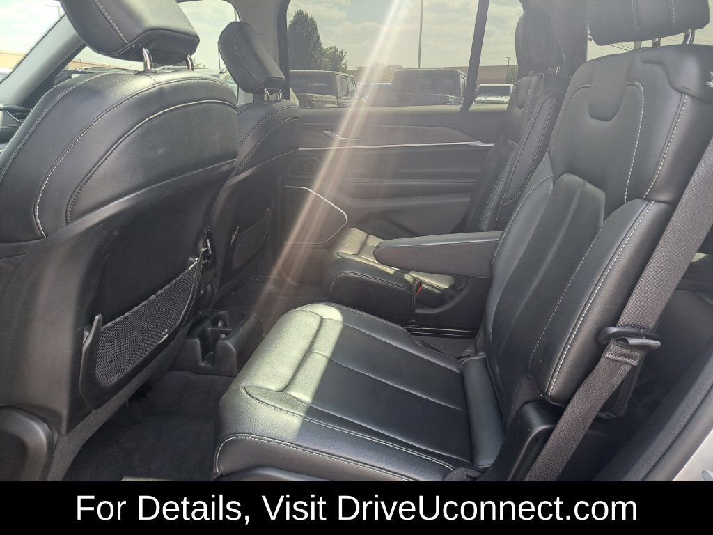 Used 2022 Jeep Grand Cherokee L Limited AWD/4WD image 29