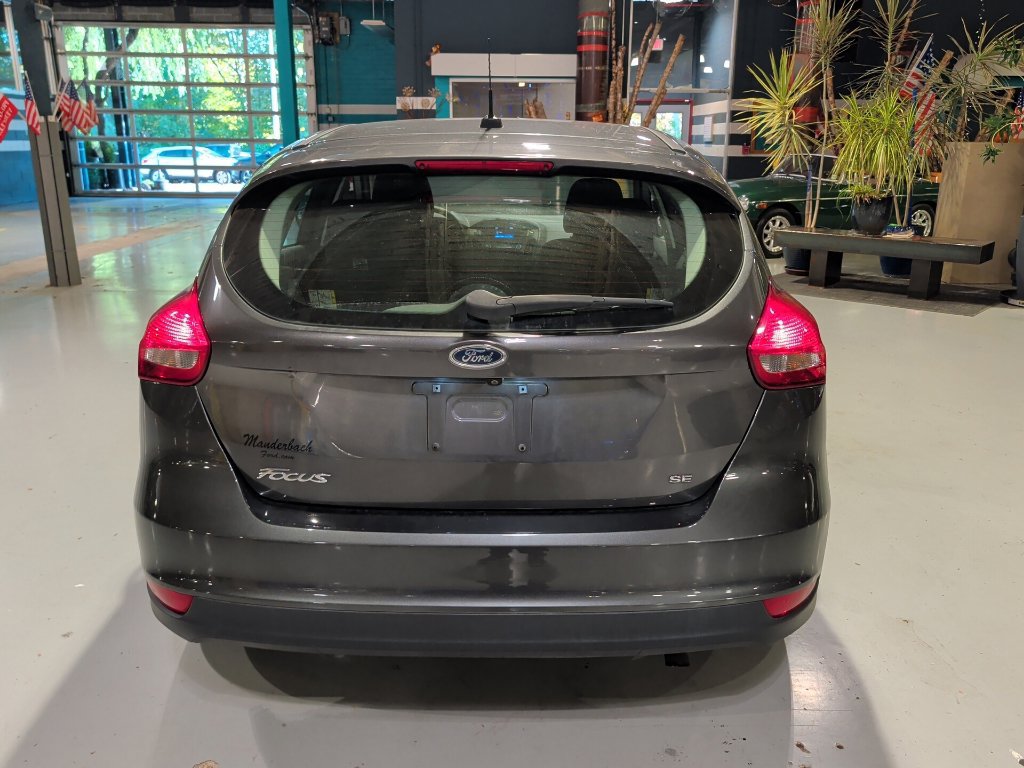 Used 2017 Ford Focus SE w/ Cold Weather Package FWD image 12