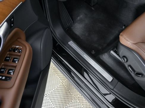 Certified 2024 Volvo XC90 T8 Core image 9