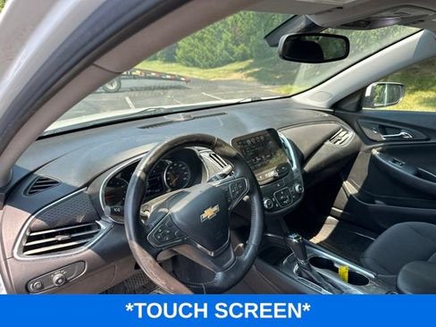 Used 2017 Chevrolet Malibu LT FWD image 6