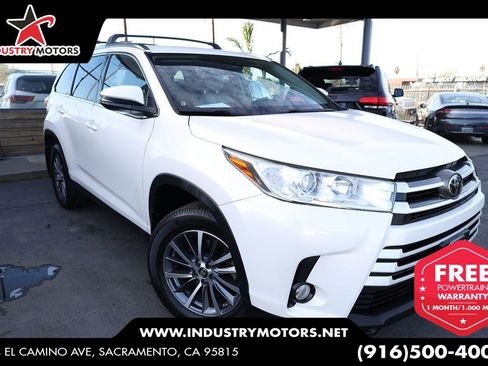 Used 2019 Toyota Highlander XLE image 1