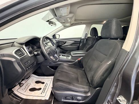 Used 2019 Nissan Murano SV AWD/4WD image 2
