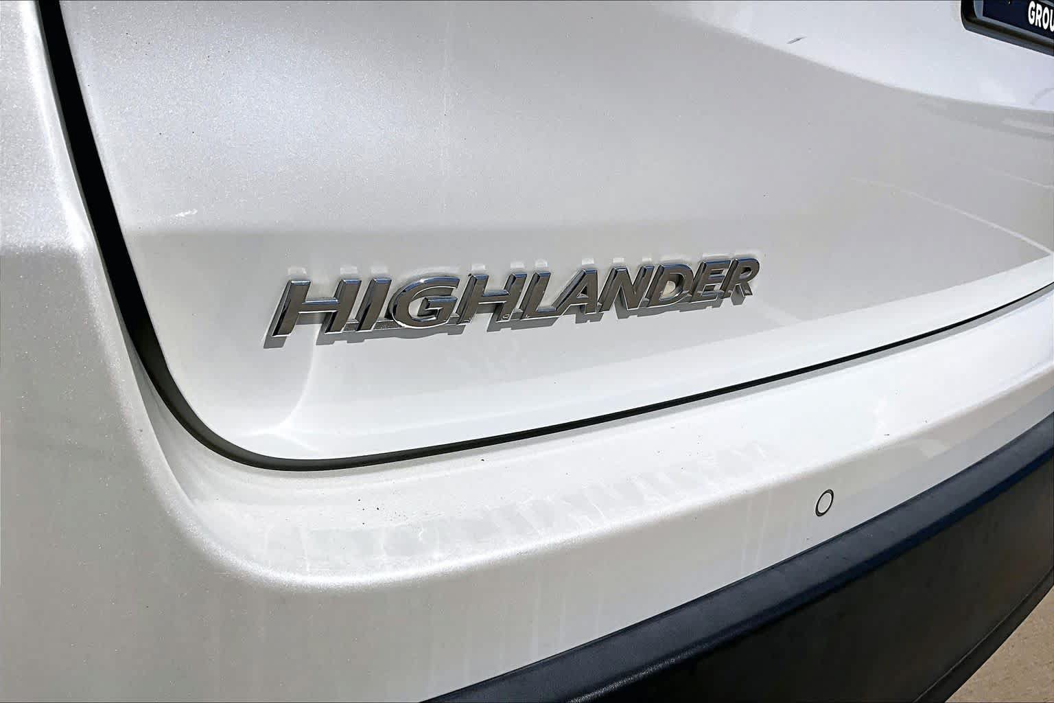 Used 2017 Toyota Highlander Limited Platinum FWD image 28