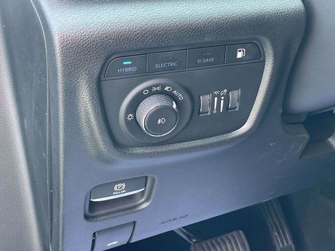 Used 2023 Jeep Grand Cherokee 4WD 4xe image 28