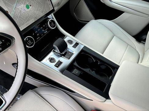 New 2026 Jaguar F-PACE R-Dynamic S image 8