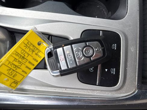 Used 2024 Ford Explorer Limited image 33