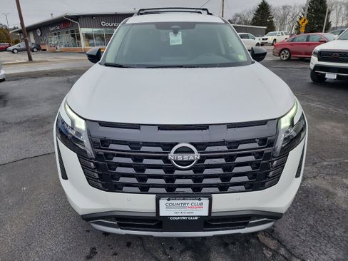 New 2026 Nissan Pathfinder SL image 3