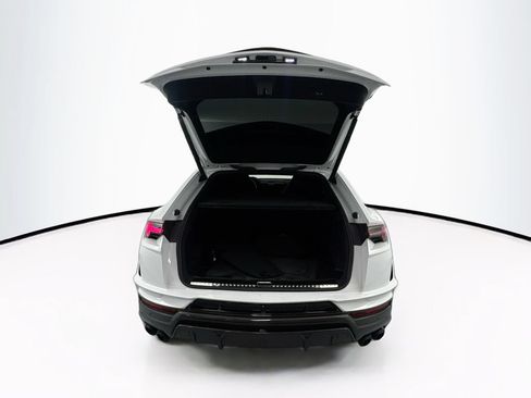 Used 2024 Lamborghini Urus Performante AWD/4WD image 28