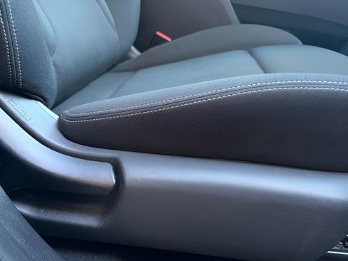 Used 2023 Nissan Rogue S image 26