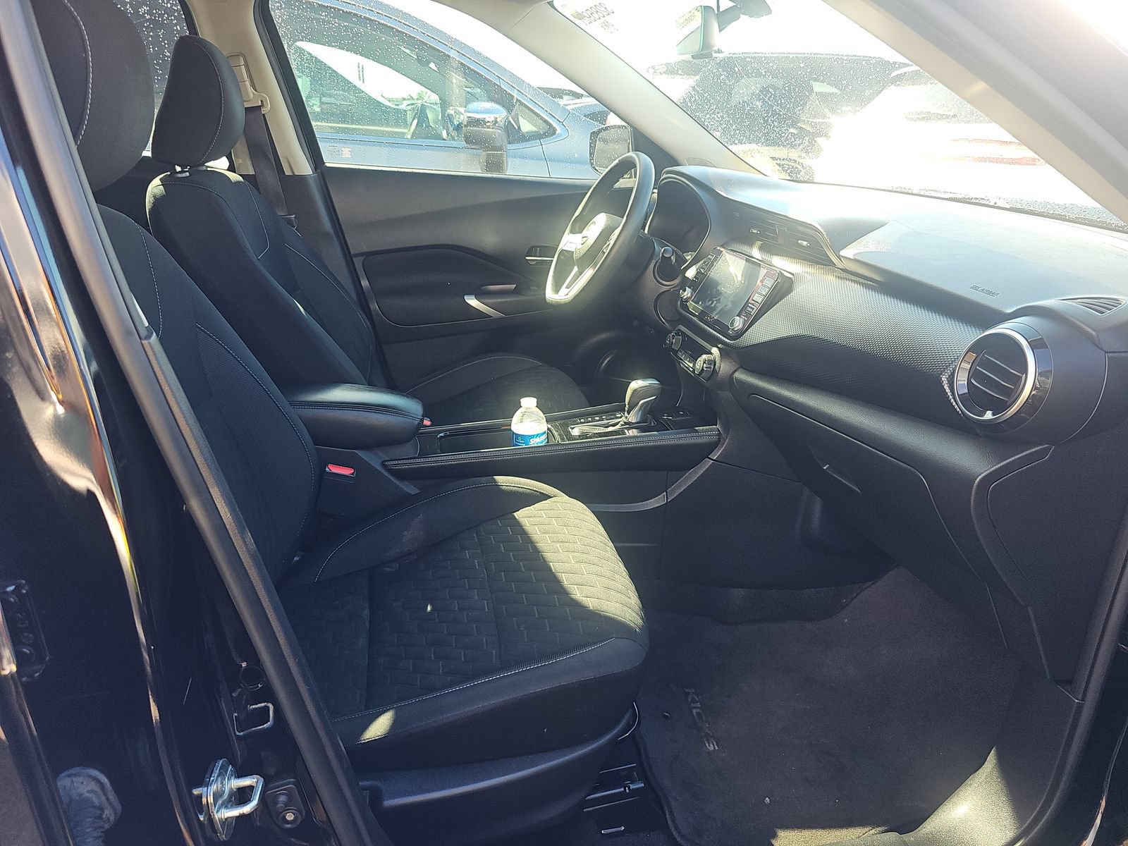 Used 2022 Nissan Kicks SV w/ Interior Electronics Package FWD image 6