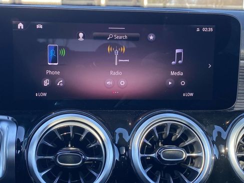 Used 2025 Mercedes-Benz GLB 250 image 26