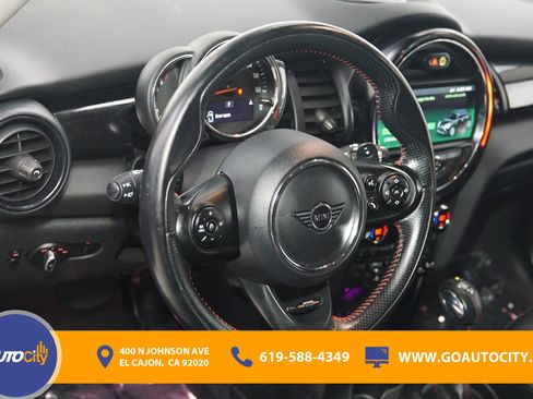 Used 2019 MINI Cooper S w/ Premium Package image 19