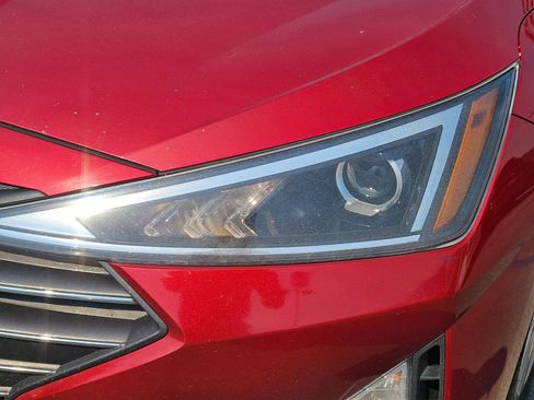Used 2019 Hyundai Elantra SE FWD image 12