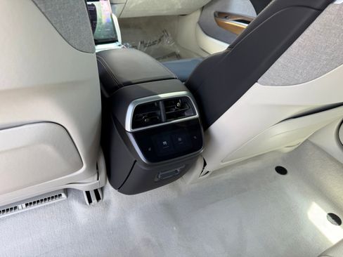 Used 2024 Lucid Air Touring AWD/4WD image 22