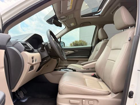 Used 2018 Honda Pilot Touring image 14
