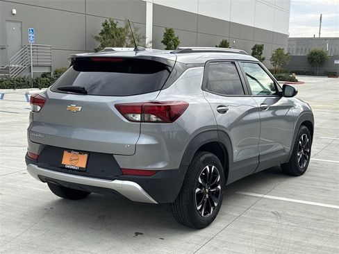 Used 2023 Chevrolet TrailBlazer LT w/ Convenience Package image 3