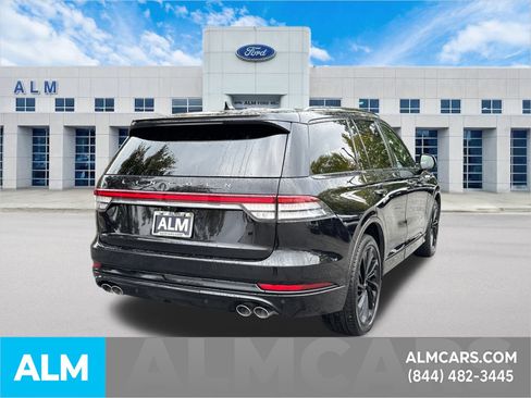 Used 2023 Lincoln Aviator Reserve w/ Equipment Group 201A image 6
